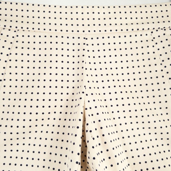 J. Crew 5" Shorts Women 00 Ecru Navy Blue Polka Dot 100% Cotton Flat Front Chino - Picture 2 of 9